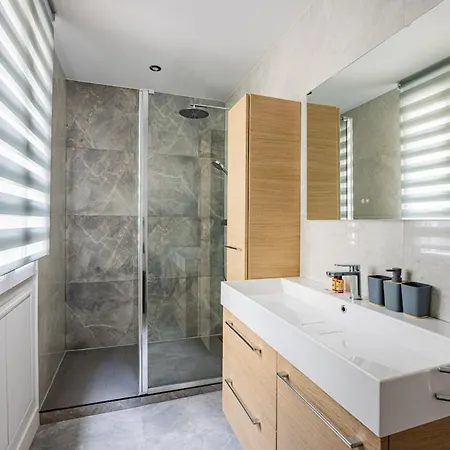 New-premium-nation-bastilles-large 2-room * Paris